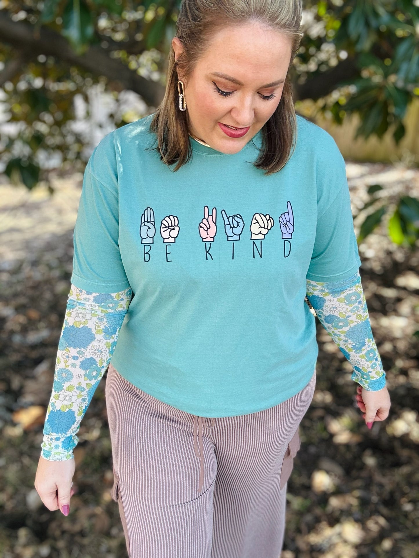 Be Kind ASL Graphic Tee