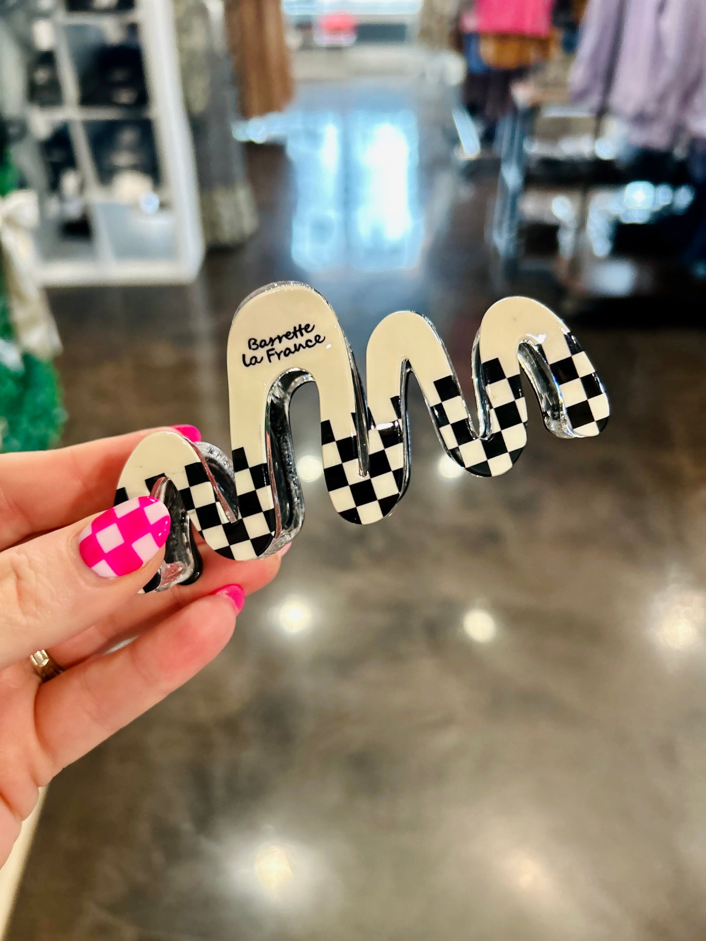 Jumbo Wavy Checker Claw Clip (Multiple Colors)