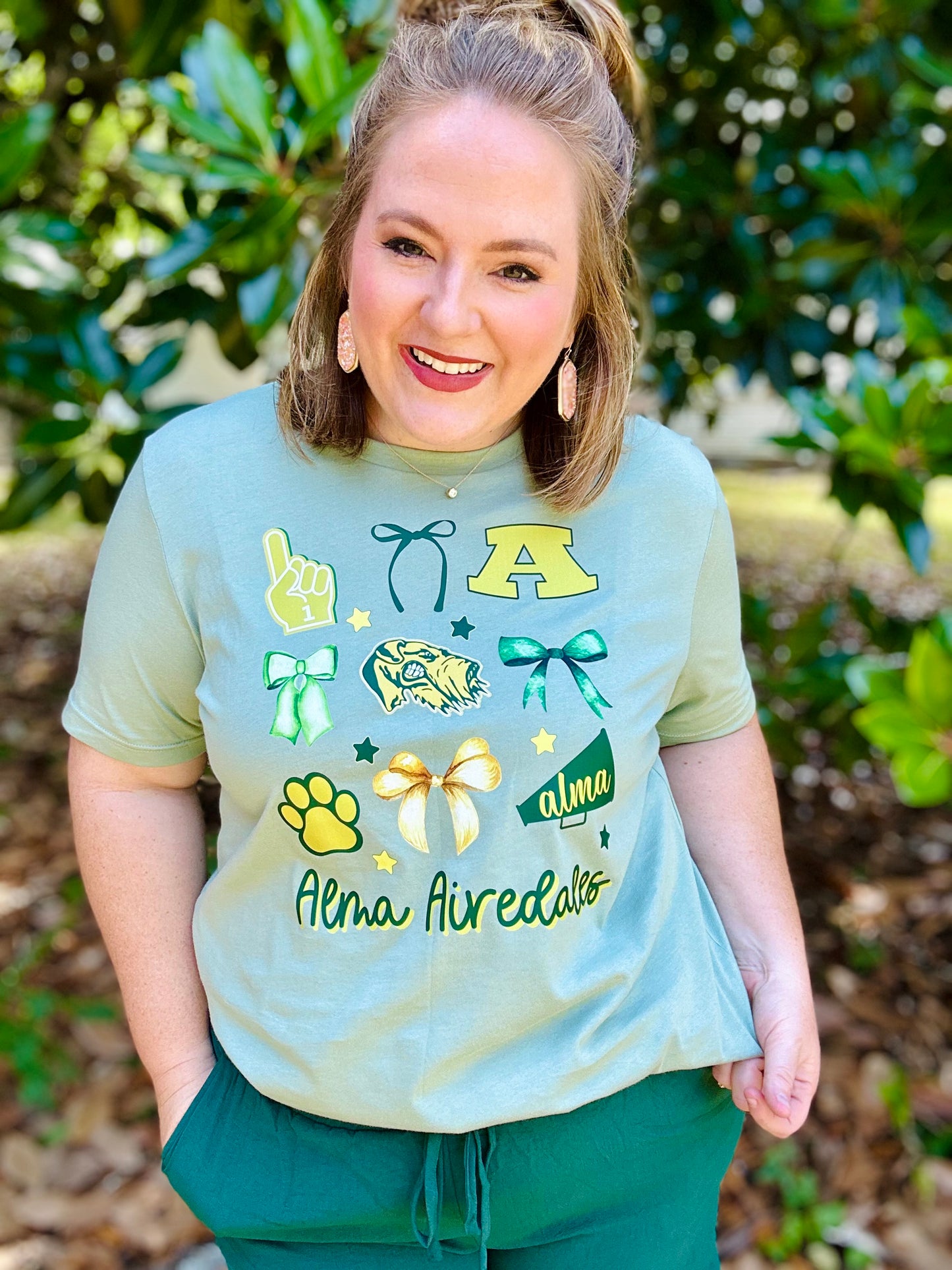 Bows Collage School Spirit Tee