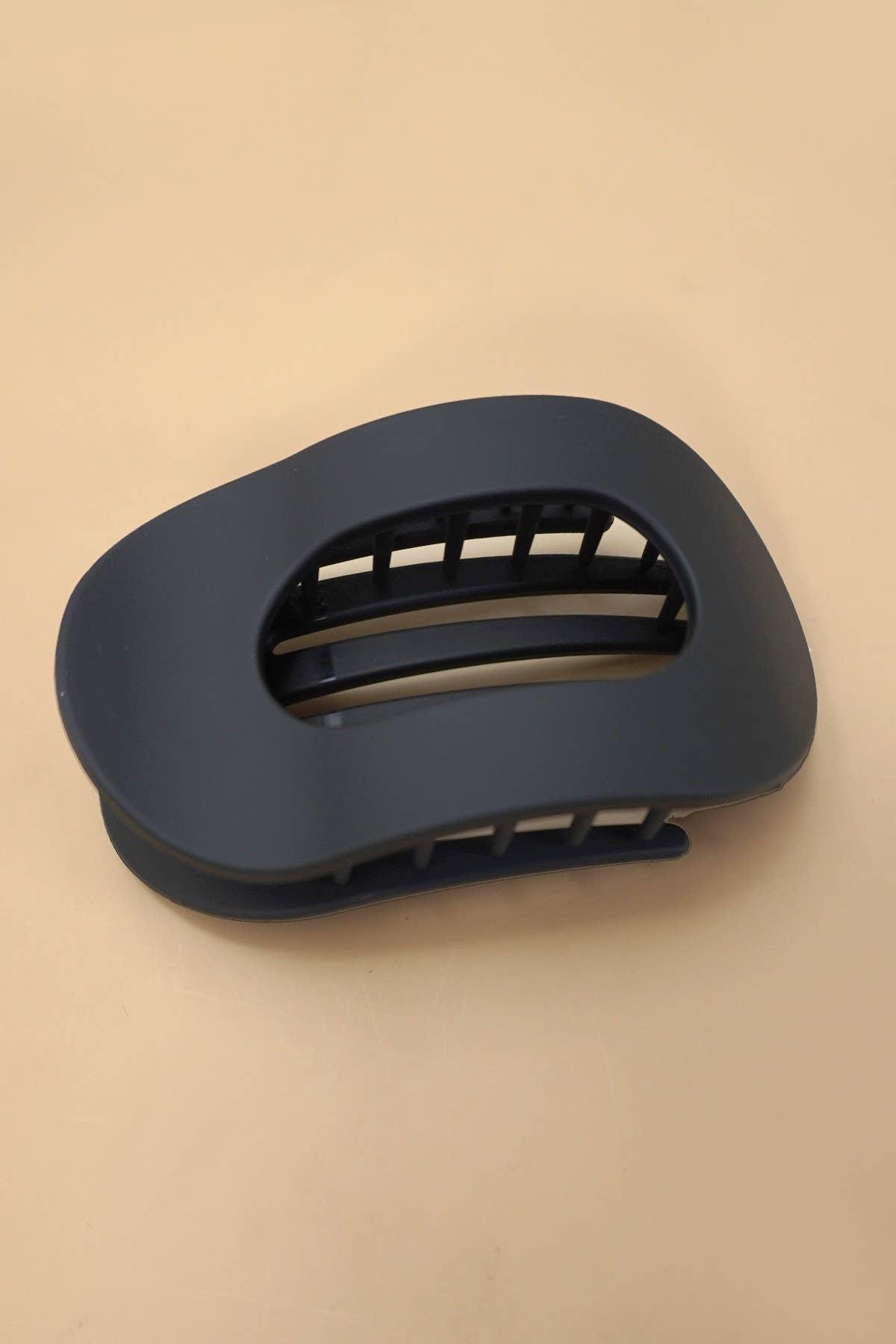 Jumbo Lay Flat Oval Hair Claw Clips (Multiple Colors)