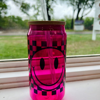 16 oz Checkered Smiley on Pink Glass Can