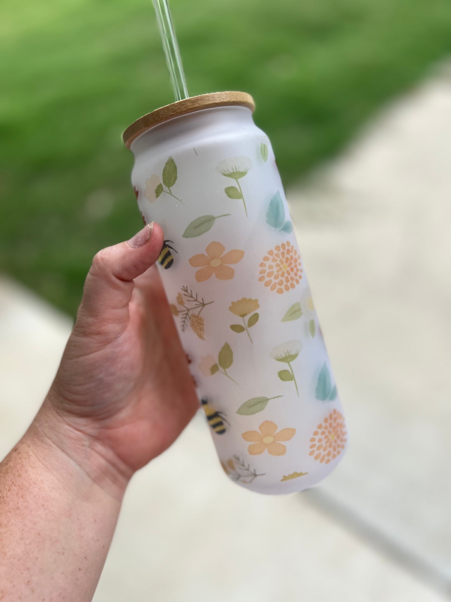 25 oz Frosted Bumblebee Floral Libby Cup