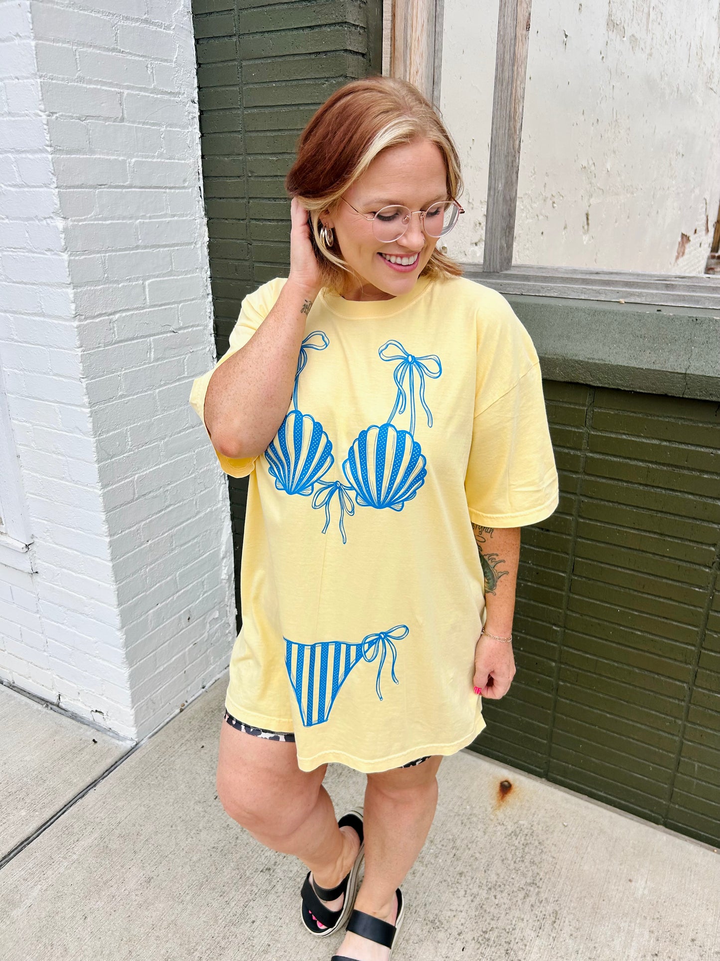 Bikini Ready Graphic Tee (Shells)