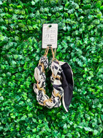 B&W Scarf & Chain Link Phone Charm