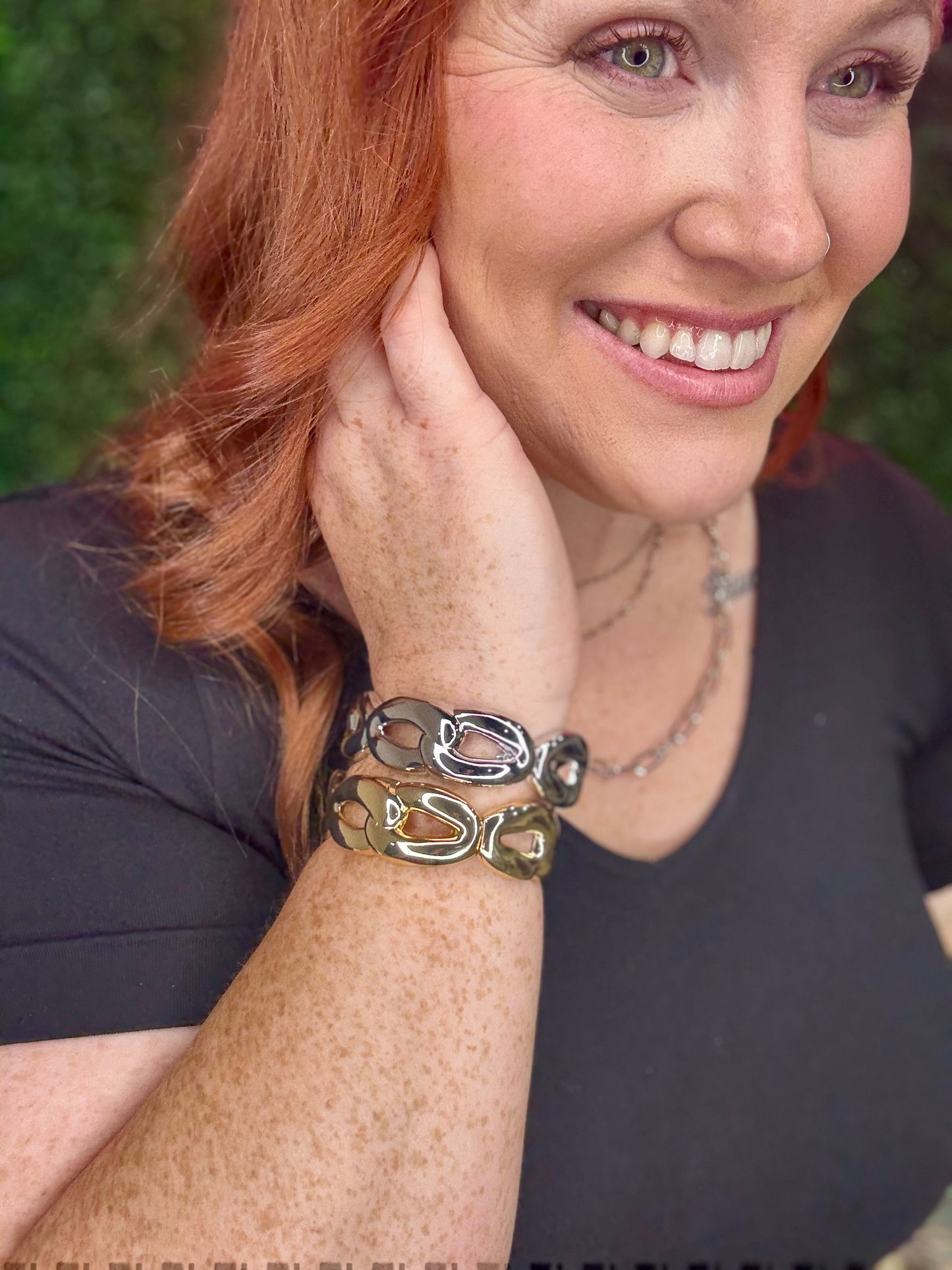 Metal Loop Bracelet (Multiple colors)