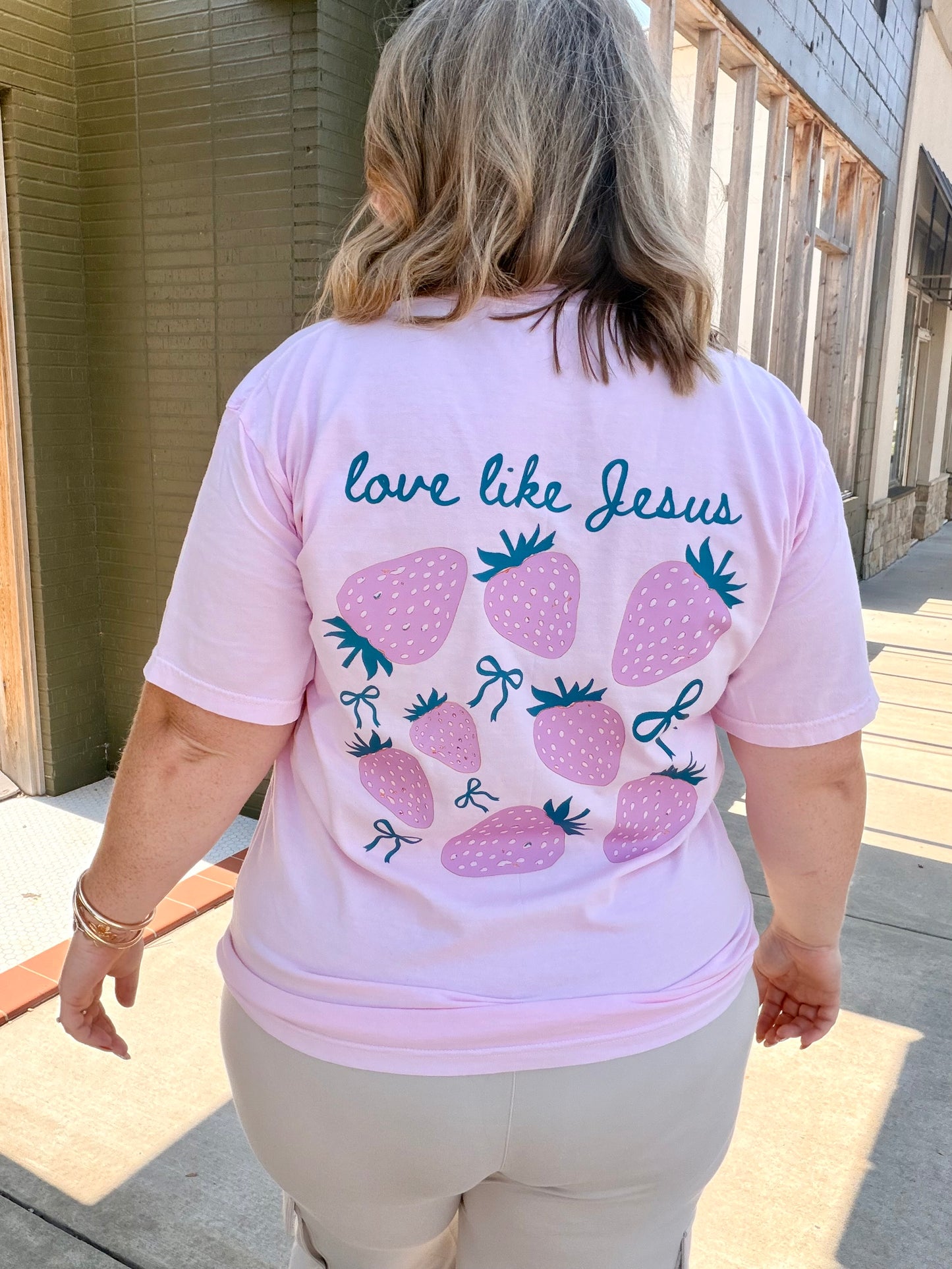 Love Like Jesus Tee