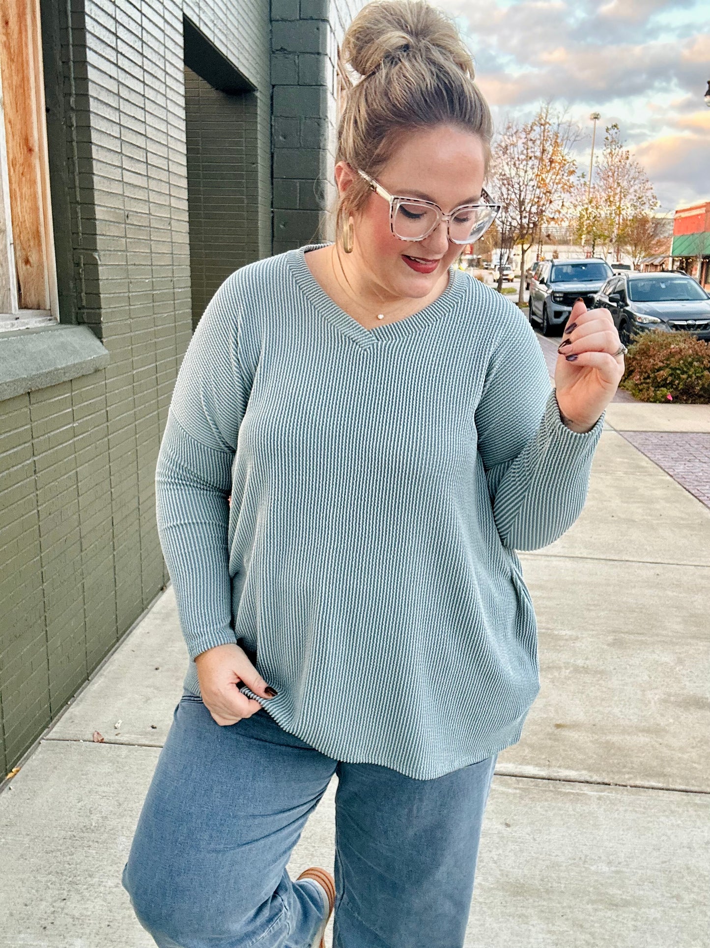 **DOORBUSTER** Karen V Neck Ribbed Top In Blue