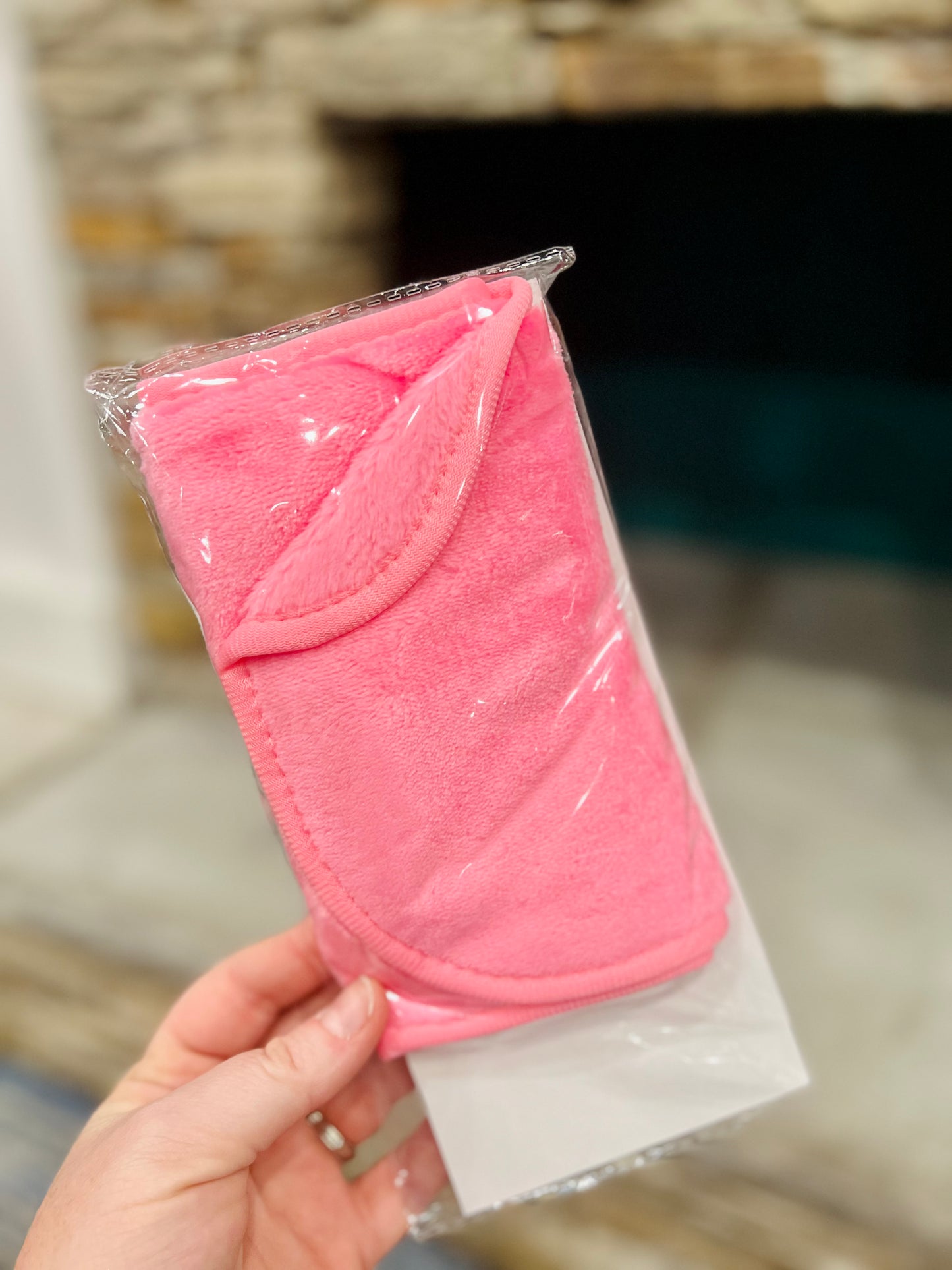 DALLAS MARKET: Microfiber Makeup Remover Cloth (Multiple Colors)