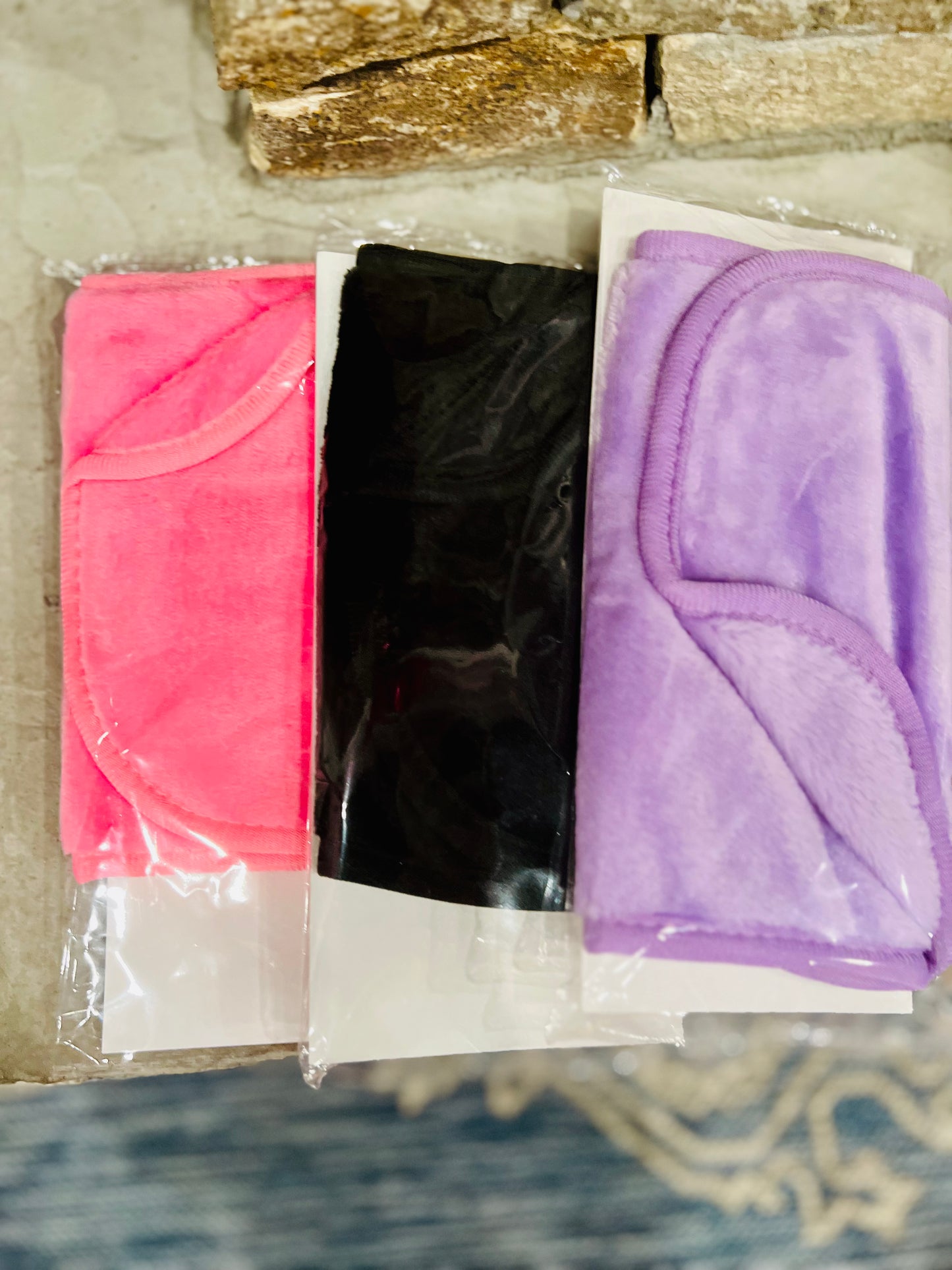 DALLAS MARKET: Microfiber Makeup Remover Cloth (Multiple Colors)