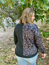Load image into Gallery viewer, Asia Leopard Sweatshirt