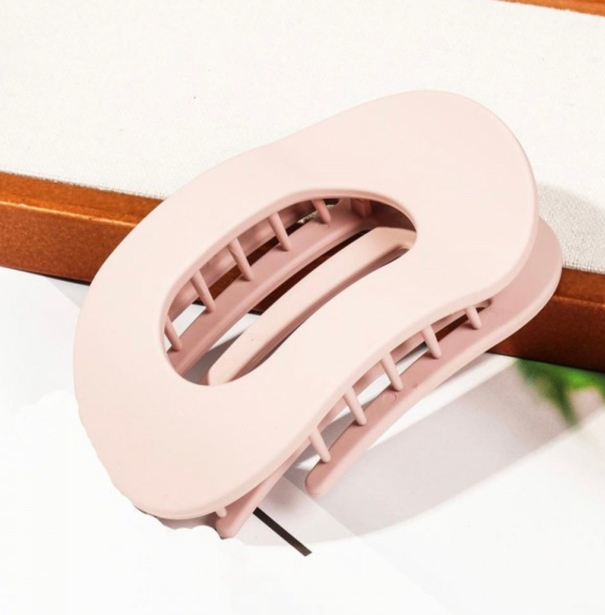 (RESTOCK) Jumbo Lay Flat Oval Hair Claw Clips (Multiple Colors)