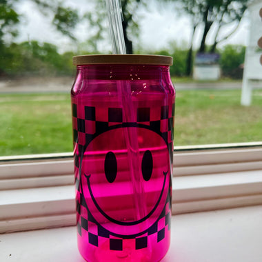 16 oz Checkered Smiley on Pink Glass Can