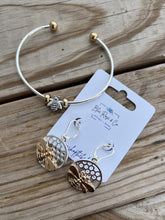 Load image into Gallery viewer, RESTOCK Bumble Bee Earrings