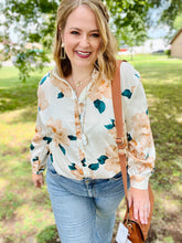 Load image into Gallery viewer, Donna Cream Floral Top