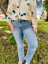 Load image into Gallery viewer, Judy Blue Dad Jeans