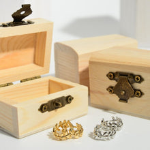 Load image into Gallery viewer, Sasha Huggie Earrings