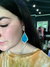 Load image into Gallery viewer, Glass Stone Teardrop Earrings