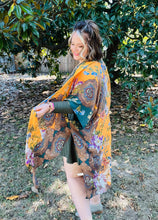 Load image into Gallery viewer, Jacquelyn Demask Print Kimono