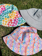 Load image into Gallery viewer, Daisy Bucket Hat