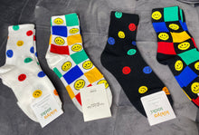 Load image into Gallery viewer, Smiley Crew Socks