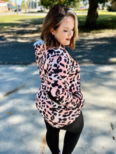 Load image into Gallery viewer, Lindy Leopard Hoodie in Peach